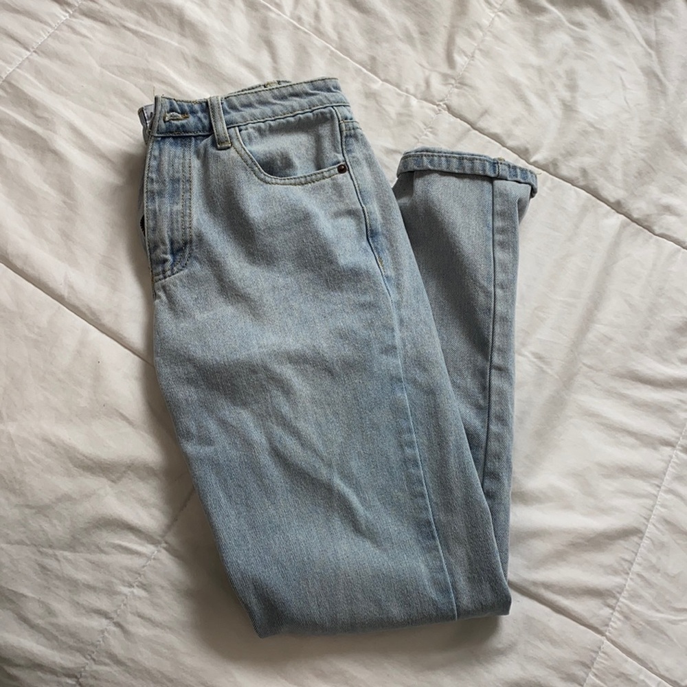 Princess Polly light wash, straight-fit jeans!